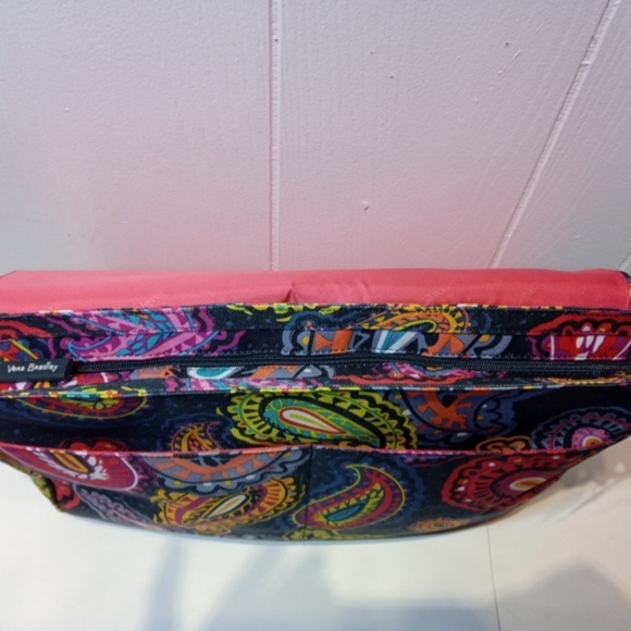 Vera Bradley Lighten Up Essential Messenger Bag - Picture 4 of 8
